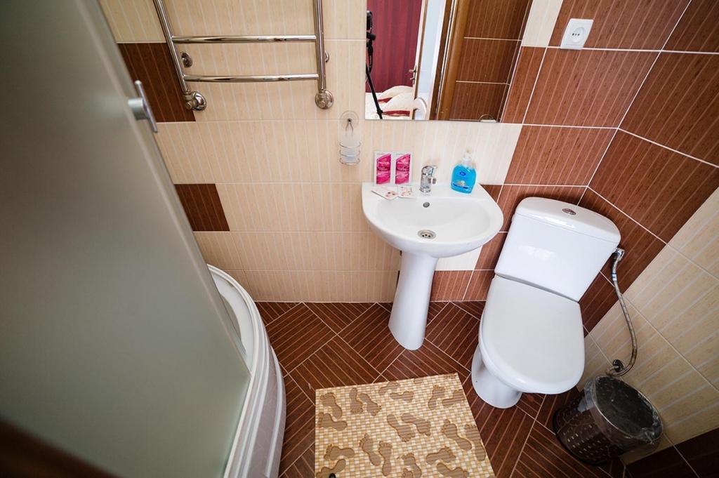 Corner House Hotel Lutsk Luaran gambar