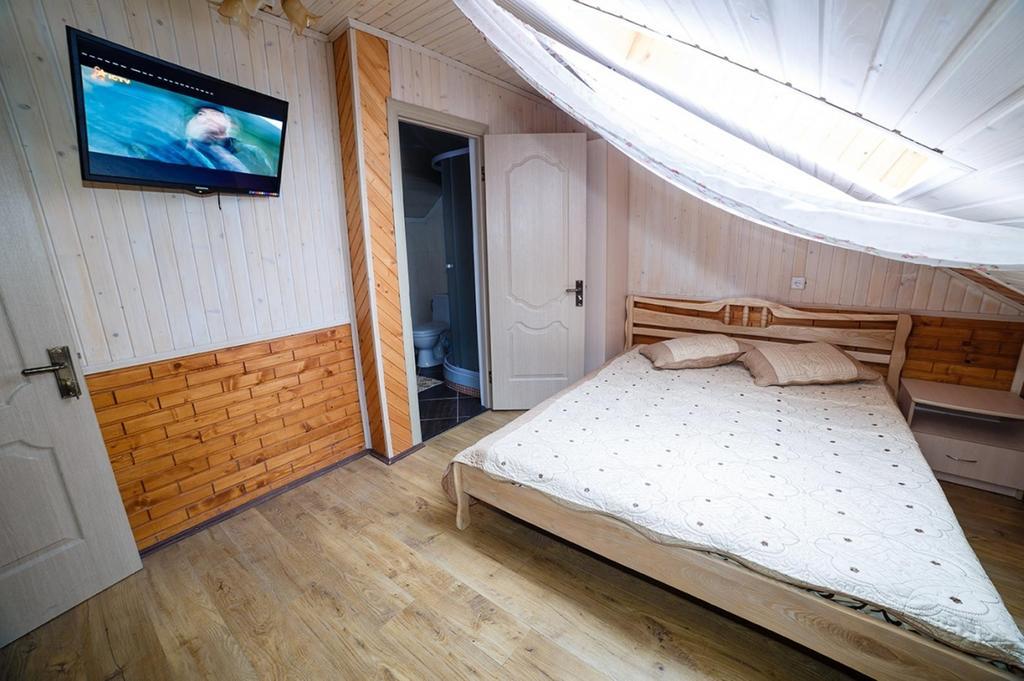 Corner House Hotel Lutsk Luaran gambar