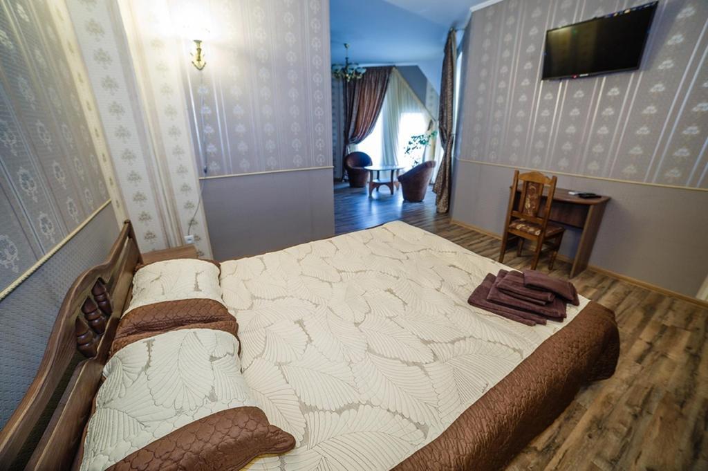 Corner House Hotel Lutsk Luaran gambar