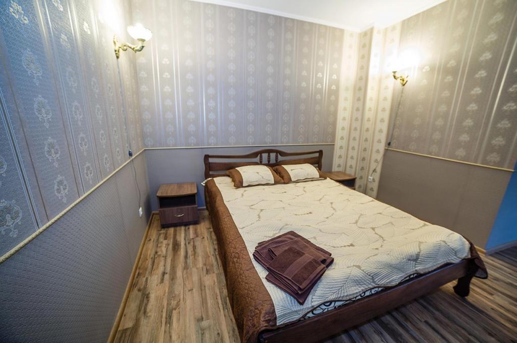 Corner House Hotel Lutsk Luaran gambar